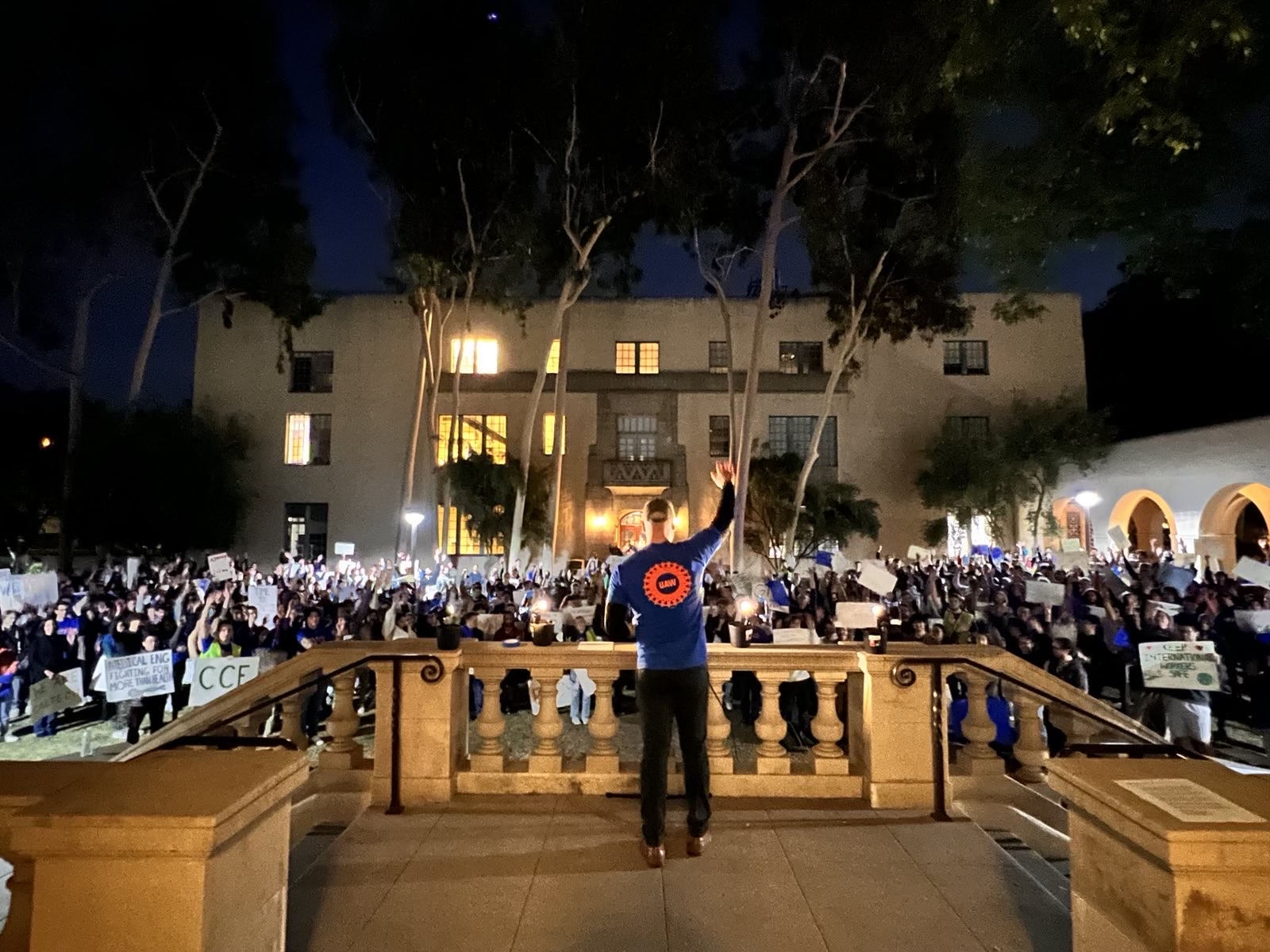 Picture from the mass membership meeting showing overwhelming support from graduate student workers and postdocs for the strike authorization vote.
